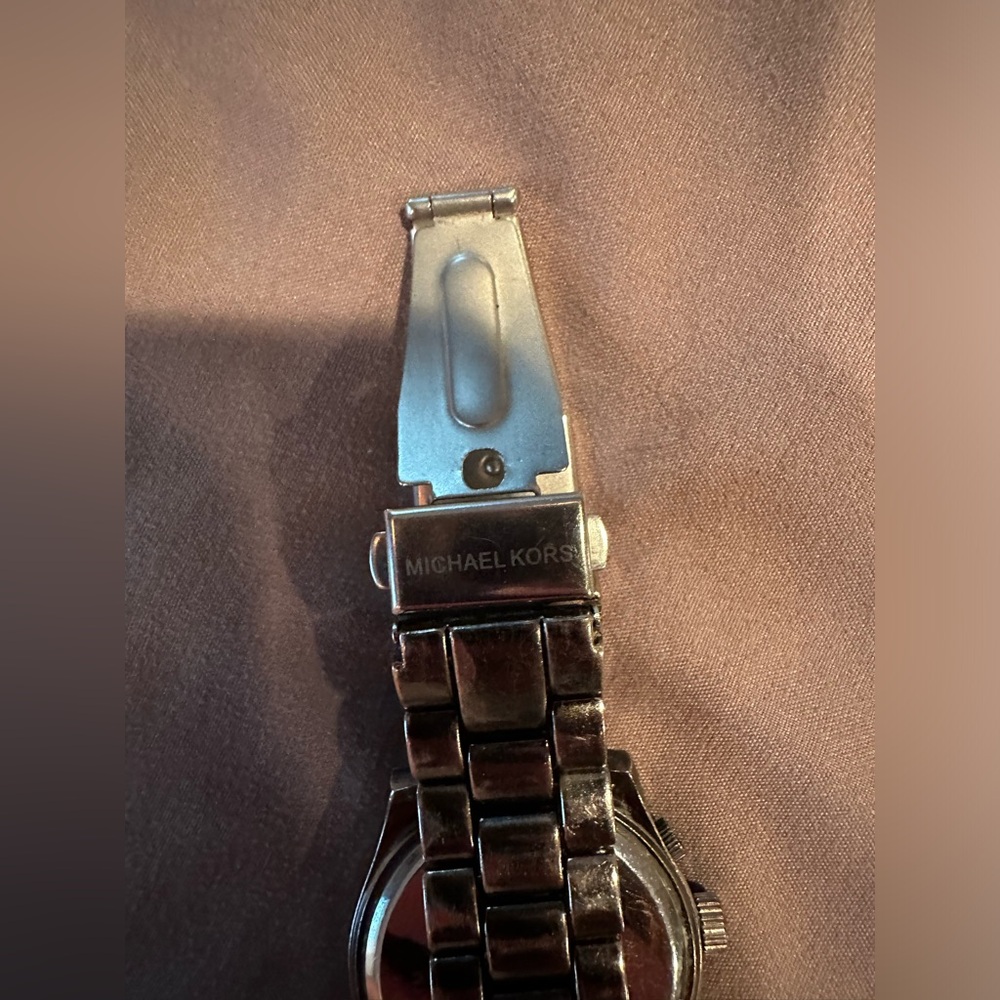 MICHAEL KORS BUNDLE OF THREE LADIES OVERSIZED FACE CHRONOGRAPH WATCHES. - Picture 7 of 13